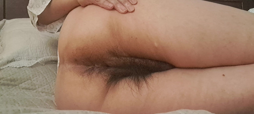Mommy big hairy pussy: Ibu tiri dengan pantat bahenol