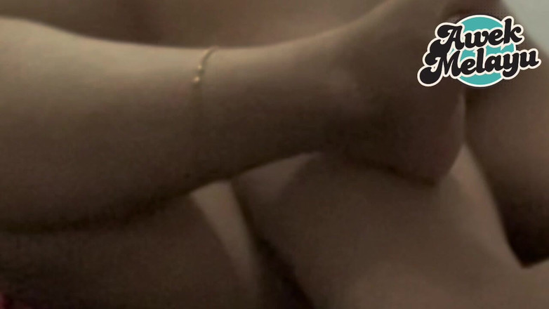 Lizzz melayu: 甜美女充满激情地行动