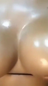 Big Booty Ebony fährt Dildo auf der Cam