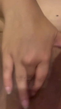 WildenglishBBW doigte ma chatte rose en me caressant le clito