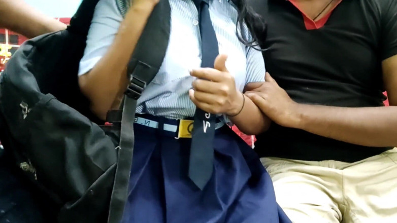 Mumbai Ashu: 二つの男の子ハードFukingに大学の女の子