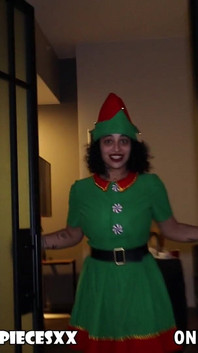 Santas Lil Helper Rees Pieces