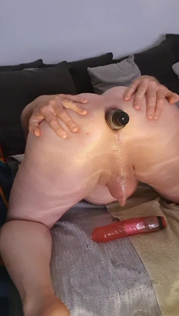AHoleToKillFor: Anal Dildo Farting Bitch