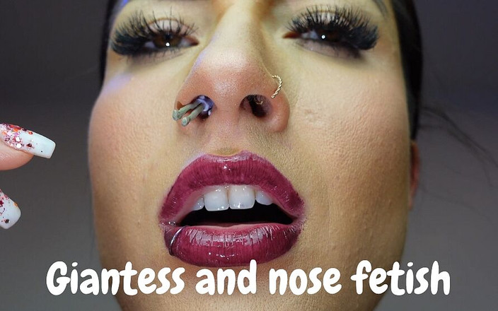 Anitta: Uriașă și fetiș cu nas