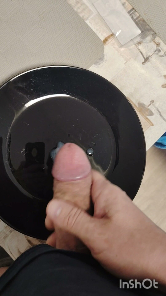 CumArt: Messy Sperm on a Plate