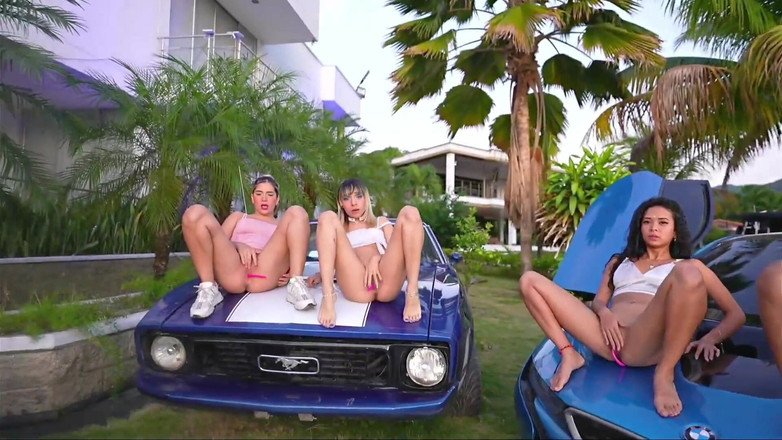 Good Girls Mansion: Venezonalas Nůžky Sex v pozici nůžek ggmansion