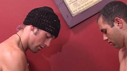 SEXUAL SIN GAY: Raw Boys Scene-4 vänner trekant knullar varandras åsnor