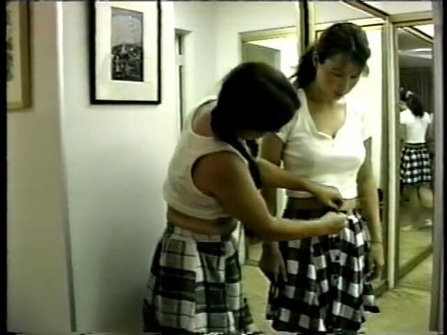 Girl on Girl: Gadis sekolah ini lagi sange berat