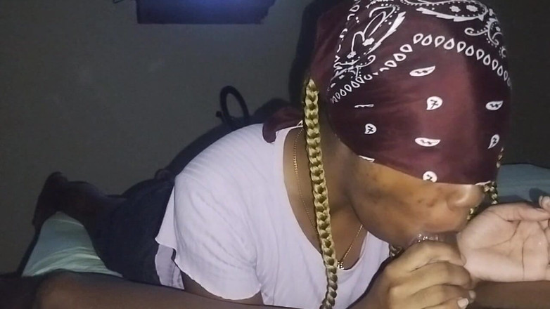 Skyy: Nevlastní otec pojďme si hrát hru! Vykourám ti ptáka, pokud...