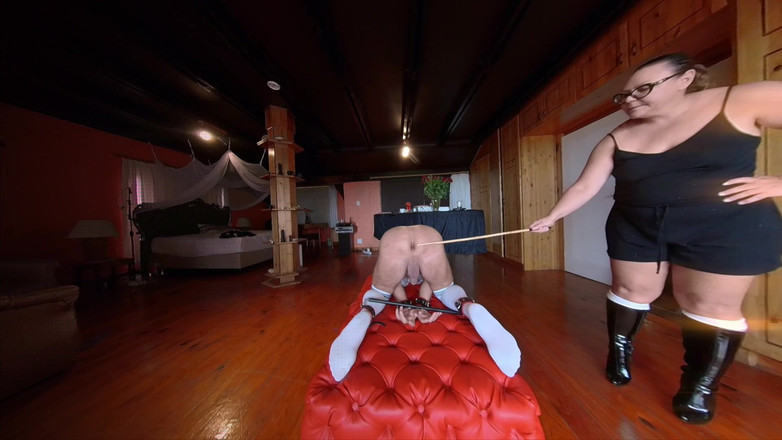 Mistress April: Dominatrix meesteres April - de dagelijkse zweepslagprocedure