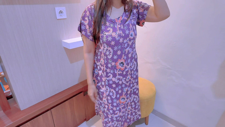 Bintang hyper: Cheating with a Neighbor's Wife While Her Husband Goes Sailing