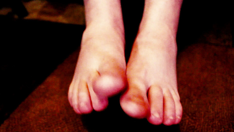 Campsissyboi: Немиті брудні смердючі ноги дрочать і нюхають серію