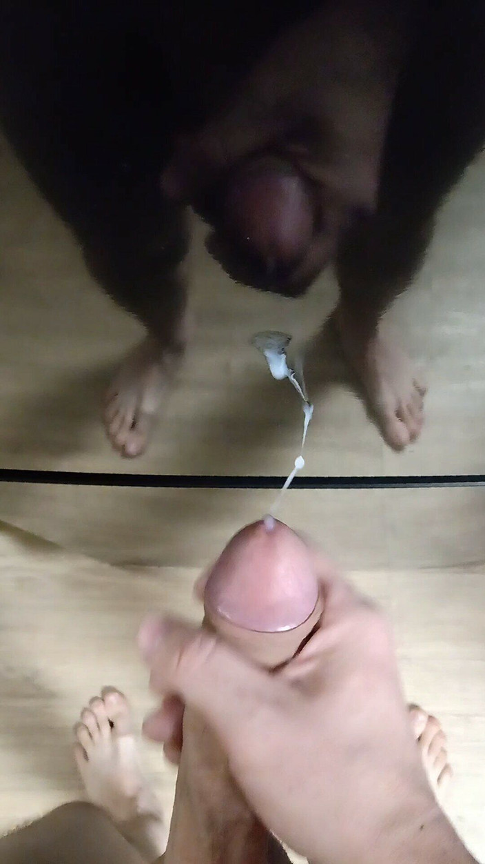 CumArt: Pancutan mani di peti sejuk hitam saya