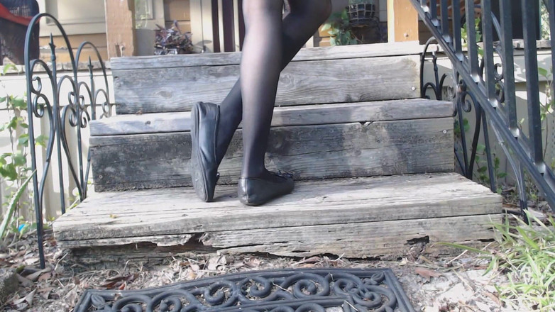 PandoraSG: Draußen fuß stampfen auf Treppe in Wohnungen