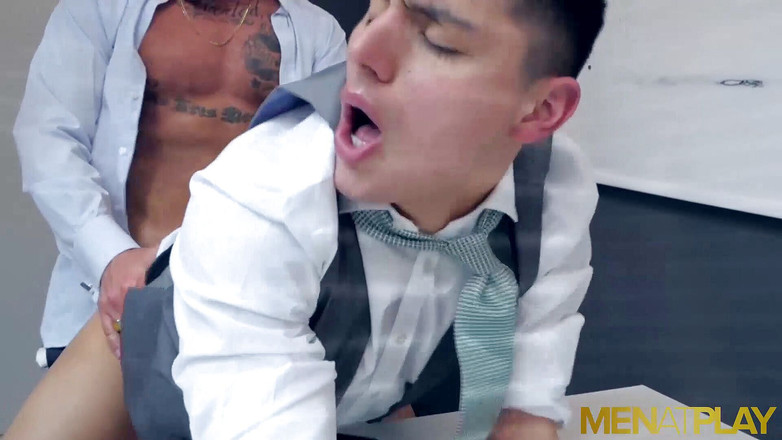 Menat Play: Menatplay - si detektif frank valencia seks anal sama ken summers
