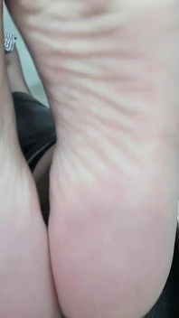 Footjob in aria