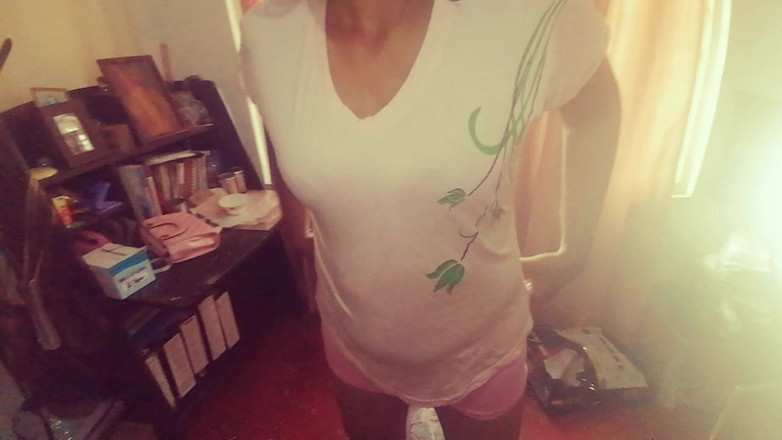 Tina Baby: Stegdotter självvideo för styvfaders mjölk