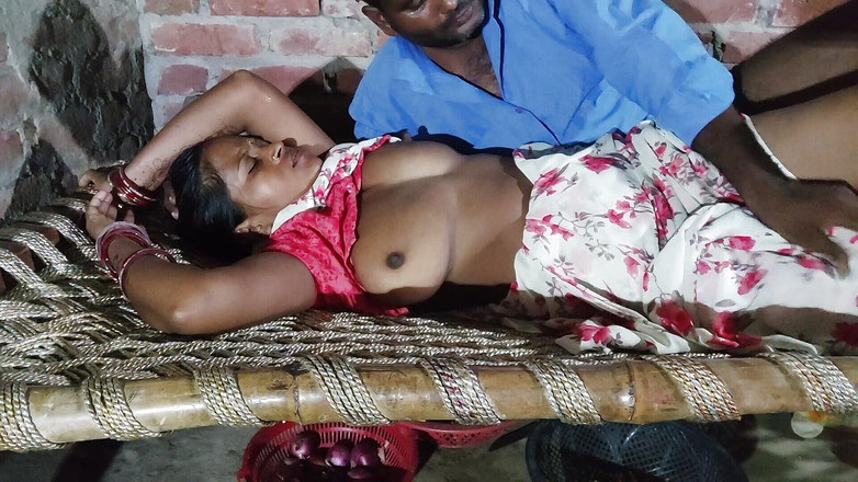 Hast matthun: India vecina follada en la cama del pueblo