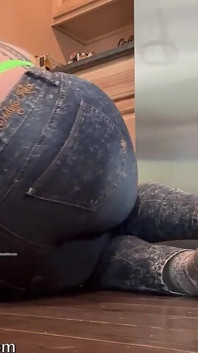 Bubble Butt and Big Soles