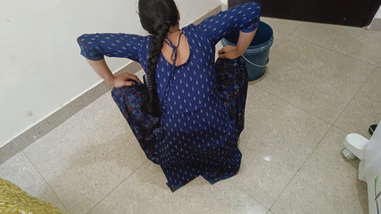YOURAMRITA04: Adik tiri kampung desi India muda cuba mengongkek blowjob keras...