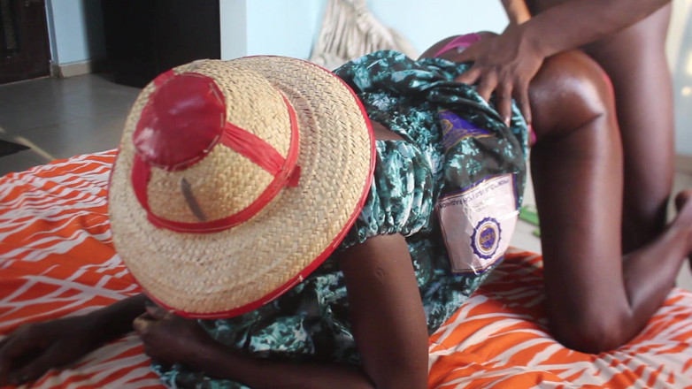 Itxbush: Máy bay bà già Hồi giáo Fulani bị làm tròn...