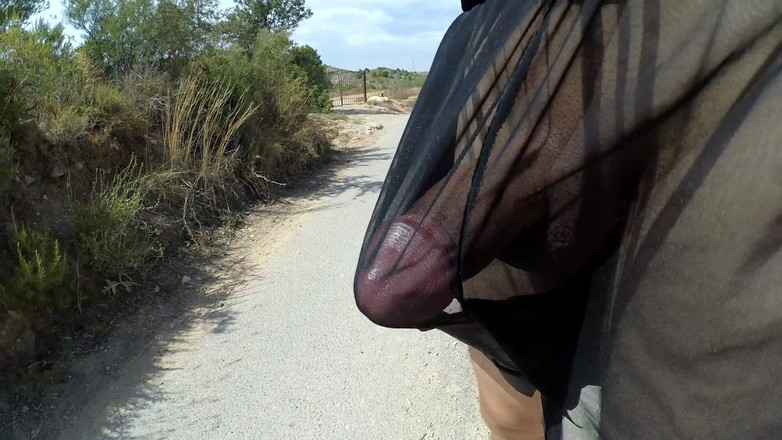 Cool Body: Yolda ereksiyon halindeki boksör giyiyorum