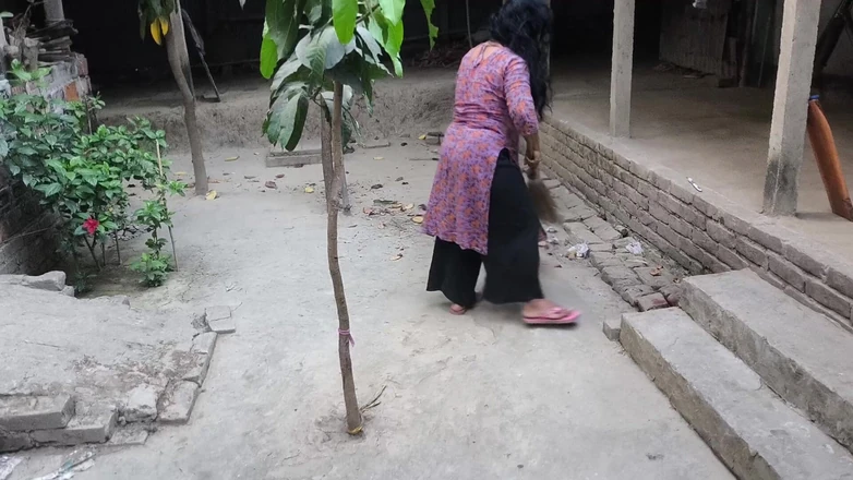 SAFI TV: My Aunty Was Cleaning the Yard. but I Hugged Him,...