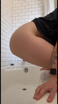 Remember When I Traveled to California? Here Are All My Pees From the Trip!