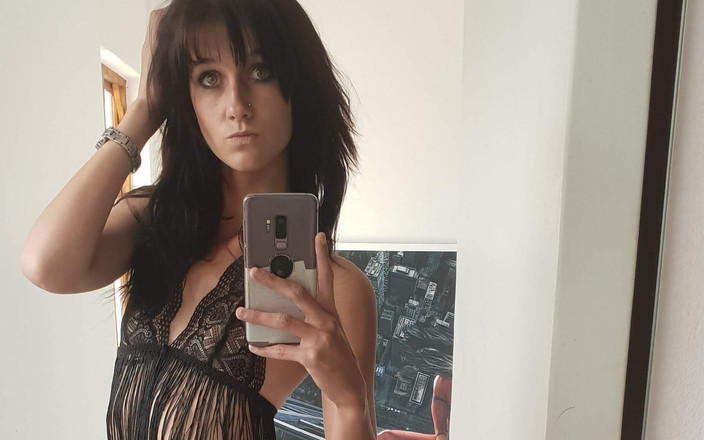 Miss Pixxiepuddin: Nội dung cánh hoa 2023 1