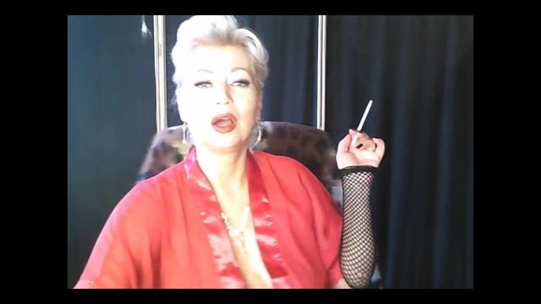 AimeeParadise: ロシアの熟女ポルノスター Aimeeparadise - 未来のスーパーふしだらな女の最初の臆病なステップ... ))(パート3)