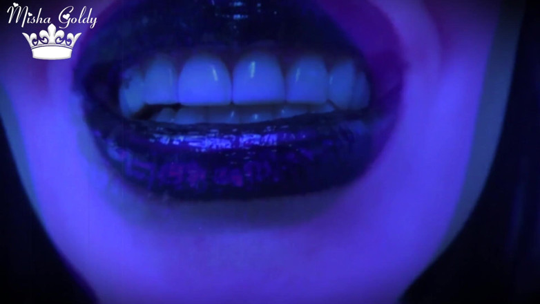 Goddess Misha Goldy: Glossy black lips