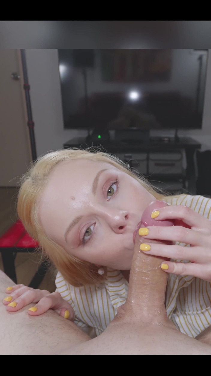 RMhardCo: Mi faccio ricoprire la faccia di sperma dopo aver succhiato...