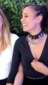 Dubbele ontkenning Ama met Casey Kisses, Kylie Le Beau