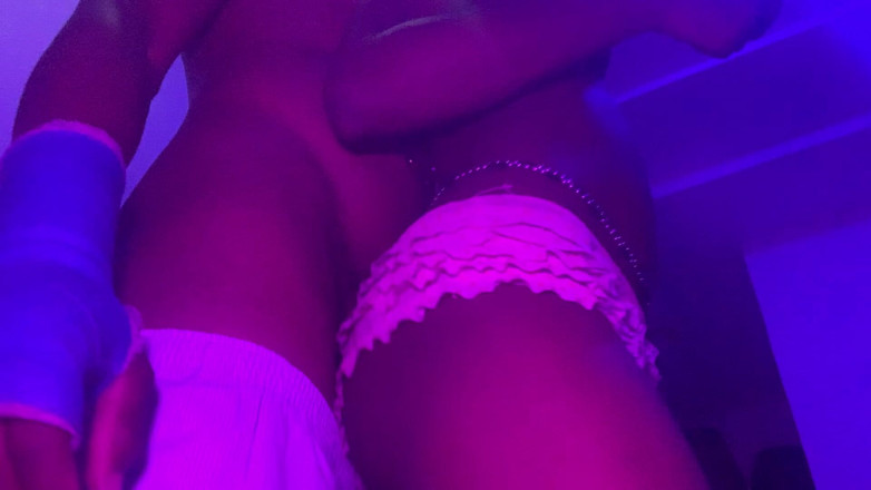 DivaHouz: Echter selbstgedrehter amateur sexy tanz mit heißem ebenholz-teen, knackarsch auf...