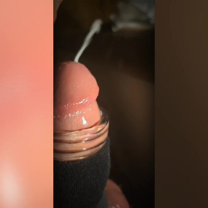 Youngandmature: 내 핸잡을 하는 낯선 사람에게 착유하는 슬로우모션 사정