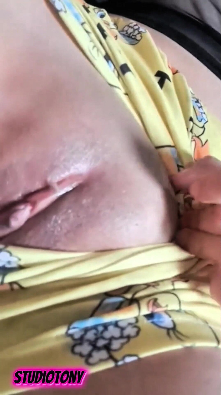 Yuli and tony: Mi Padrastro Me Pide Que Me Toque Las Tetas Para...