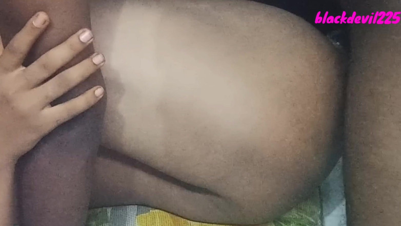 Mandadum: D kızı Kira tarafından itildi ve sandalyelere konuldu ve götüne...