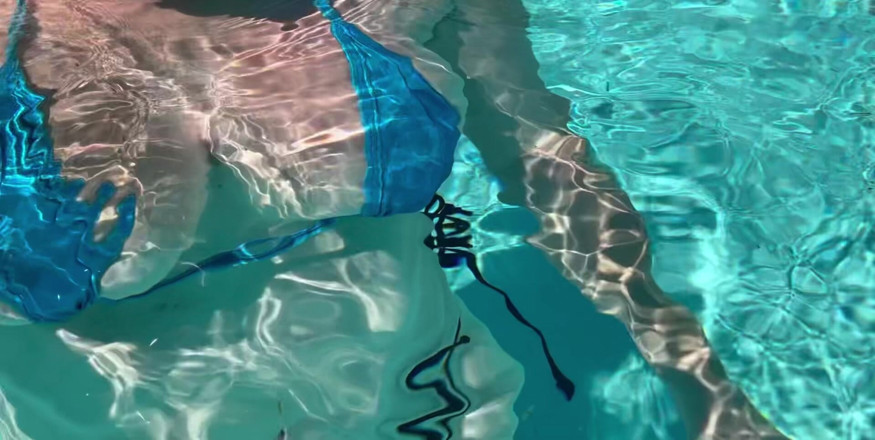 Artemisia Love: Artemisia Love Sexy Big Boobs Underwater Fetish at the Pool...