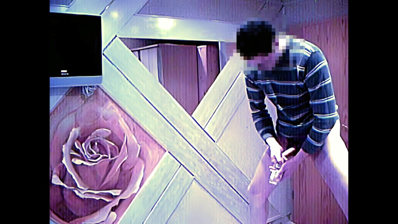 Mark Hannes: Masturbace dojícího spermatu pro sperma banku