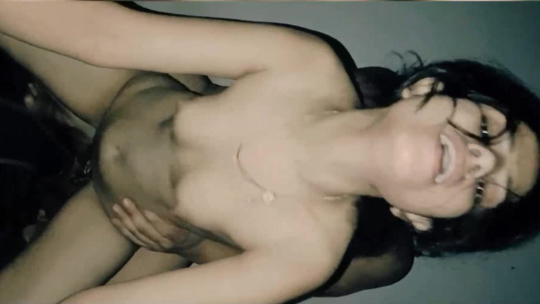 Dasi couple: Iubiți pakistanezi futute în stil pe la spate, partea 2