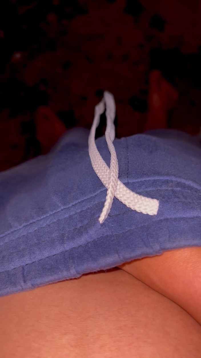 Quan Vietnam 18: Молода смикає маленький азіатський член і кінчає на вулиці