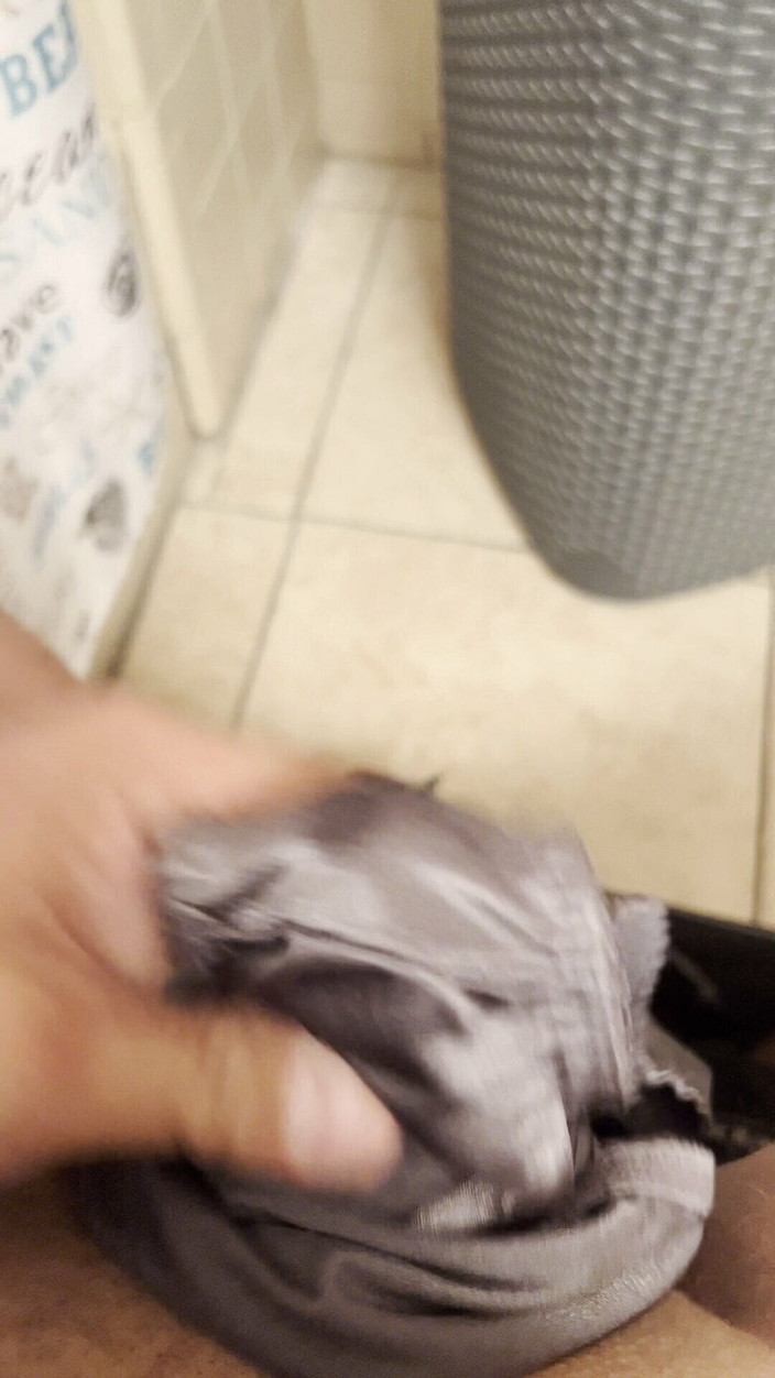 Bigbrook45: Múltiples bragas de suegra masturbarse