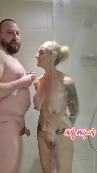 A Shower and Piss with a Londoner