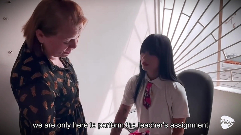 Pelaje mix: Eine ältere Lehrerin wird von ihrer notgeilen Schülerin verführt. Sie kann...