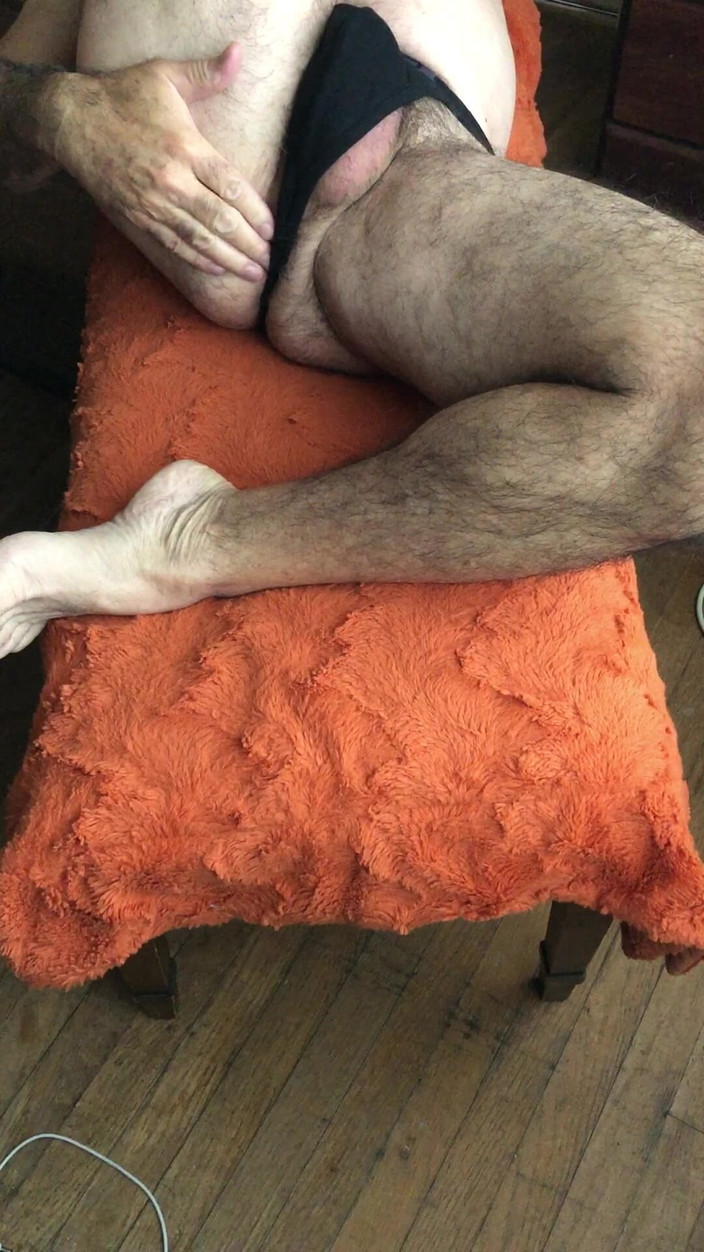 OhTrevor: Ohtrevor Sexy chlupatý nevlastní otec Se probudí u Bolero