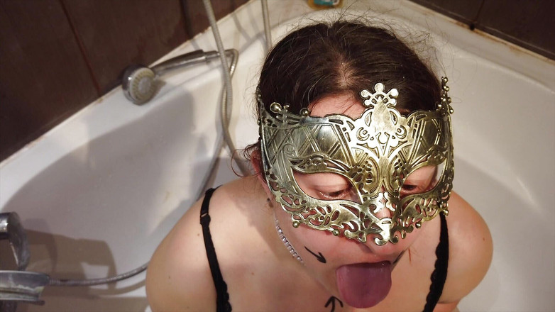 mariaespino: Můj majitel mě používá jako pisoár!!!