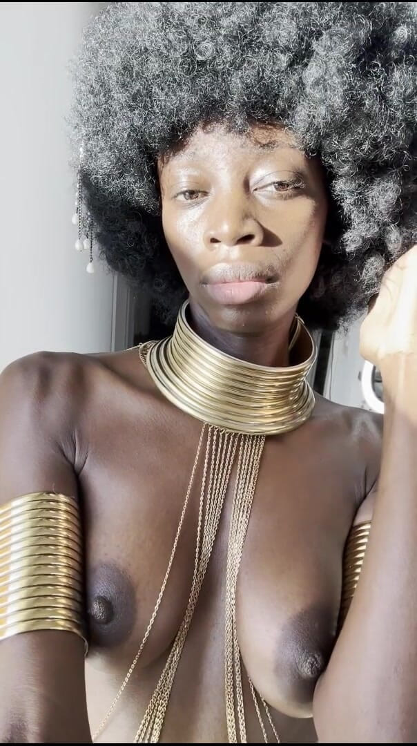 Missblackreey: Tenger Afrikaans godin plezierritueel