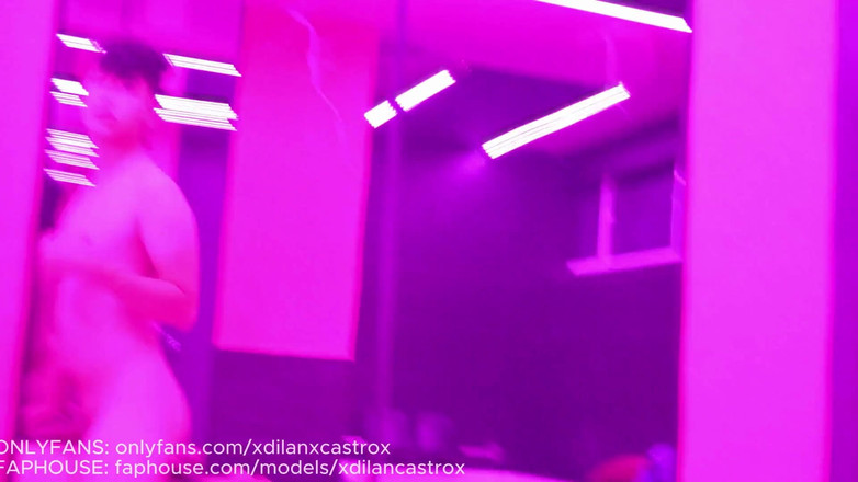 Dilan Castro: Roztomilý Gay Twink bez kondomus jeho grindr Date je penis...