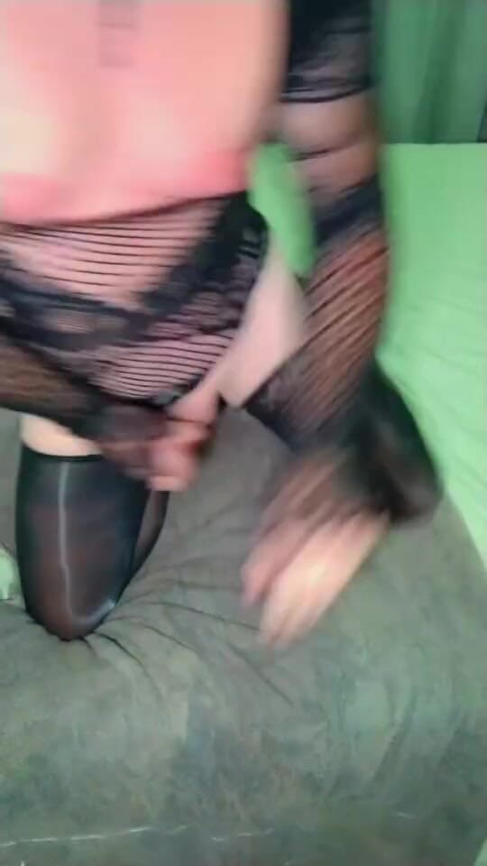 Emma Browne: Zlobivá zrzka crossdresser