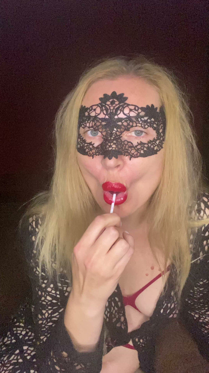 PrivateFlame06: Vermelho combina comigo?
